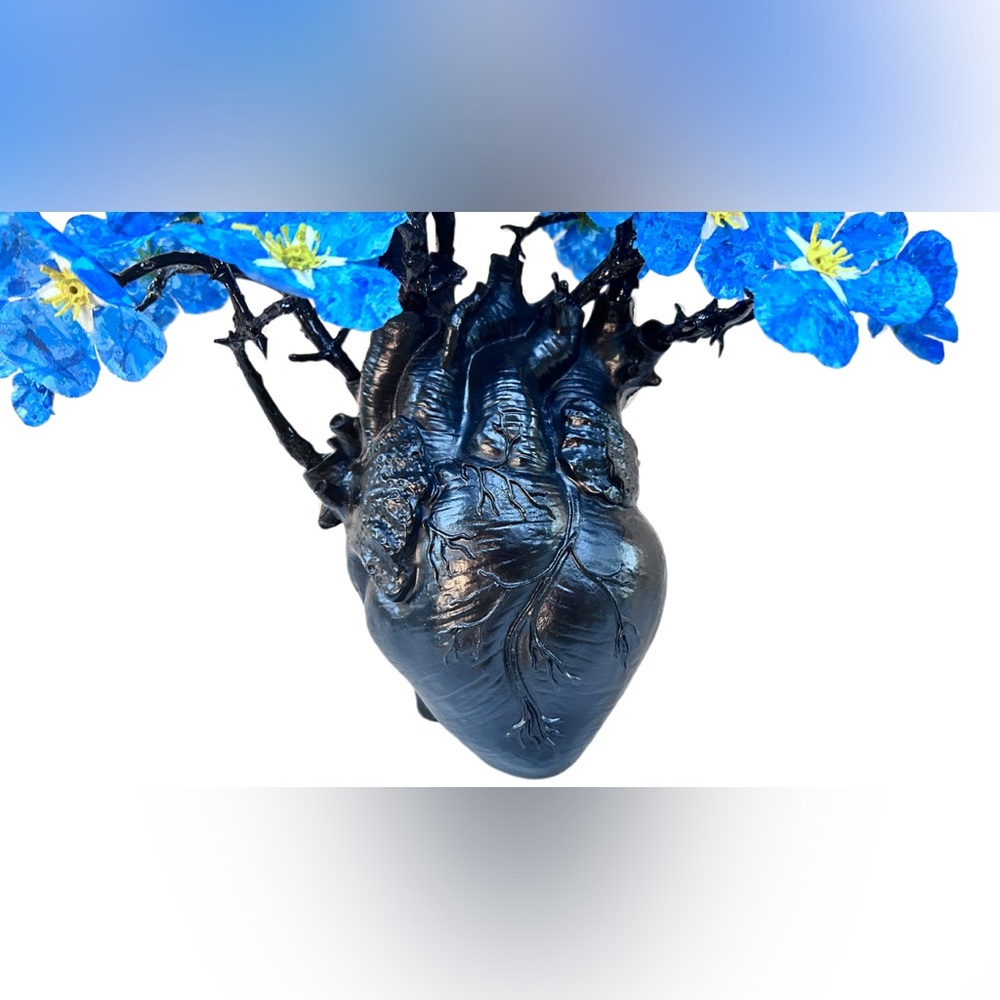 Hand Crafted Forget Me Not (Heart of Thorns) Mixed Media Surreal Sculpture Art - Picture 3 of 13